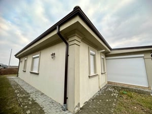 Duplex pe parter cu arhitectura exterioara deosebita!  - imagine 7