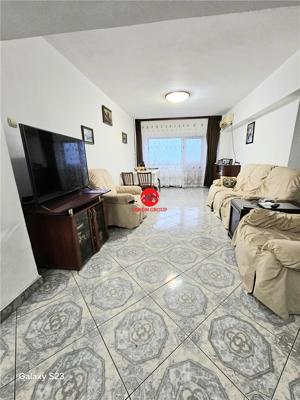 Apartament 4 camere foarte spatios, decomandat, 100 mp, Zona Poarta 6 - imagine 17