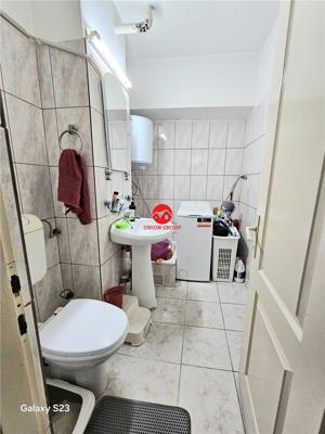 Apartament 4 camere foarte spatios, decomandat, 100 mp, Zona Poarta 6 - imagine 11