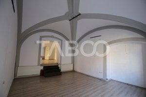 Spatiu comercial de inchiriat 75mpu in zona centrala Sibiu - imagine 2