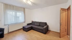 De vanzare apartament cu 3 camere central.