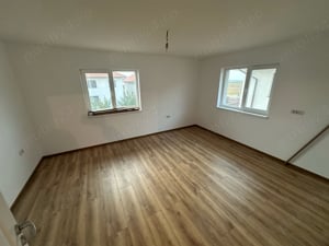 Vând duplex spațios în Sînandrei - imagine 9