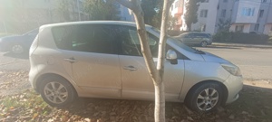 Renault Scenic 1,5dci EDC - imagine 5