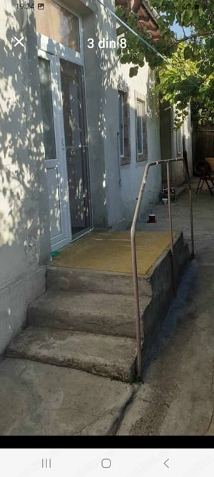 Casa la schimb cu un apartament  cu 2 camere la etajul 1sau 2(dacă e cazu si la partier) - imagine 4