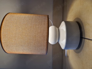 Lustră cu abajur - Eleganță și căldură pentru casa ta!