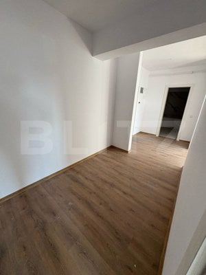 Apartament de vanzare, cu 3 camere, 64 mp, terasa, zona-Centura - imagine 2