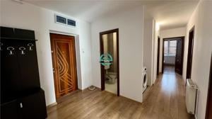 Inchiriez apartament cu 3 camere , decomandat zona Poli 2 - imagine 11