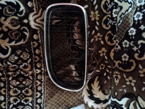 Ornament grilă capotă  - imagine 2