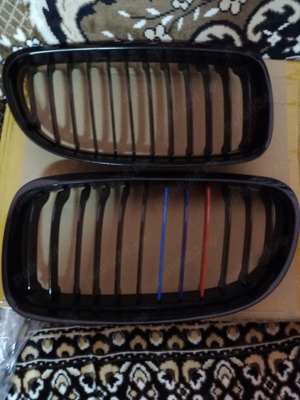 Ornament Grilă Capotă 