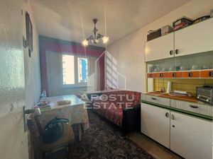 Apartament cu 4 camere, comision 0,  pe Bulevardul Liviu Rebreanu