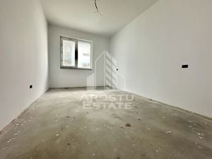 Apartament cu 3 camere, decomandat, etaj intermediar, zona Planetelor - imagine 4