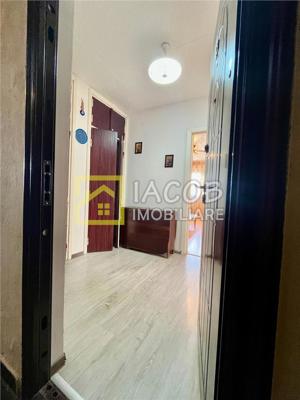 De vanzare, apartament 2 camere decomandate zona Orizont - imagine 9