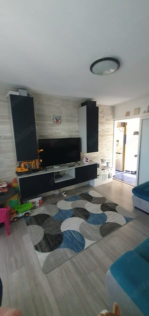 Vand apartament 2 camere decomandat,Campina - imagine 2