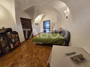 Apartament decomandat de vanzare cu pivnita in Centrul Istoric Sibiu  - imagine 12