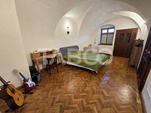 Apartament decomandat de vanzare cu pivnita in Centrul Istoric Sibiu  - imagine 6