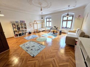 Apartament decomandat de vanzare cu pivnita in Centrul Istoric Sibiu 