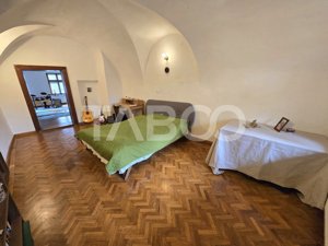 Apartament decomandat de vanzare cu pivnita in Centrul Istoric Sibiu  - imagine 7