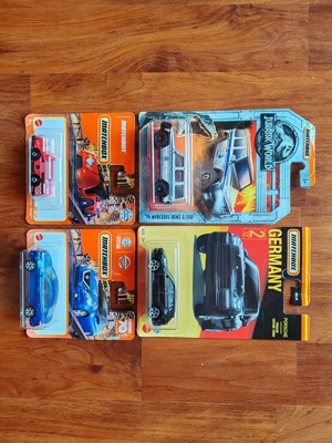 vand 4 masinute MATCHBOX  ,, noi ,,