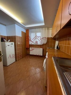 Apartament cu 2 camere. Centrala proprie. Bloc izolat.Etaj intermediar - imagine 9