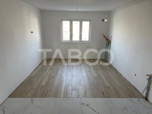 Apartament de vanzare cu 2 camere decomandate si balcon 