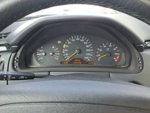 Atentie 40 000 km  Mercedes E240  MODEL 210  1999  2.4 benzina - imagine 7