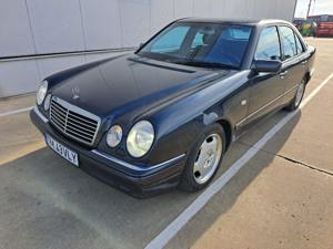 Atentie 40 000 km  Mercedes E240  MODEL 210  1999  2.4 benzina - imagine 2