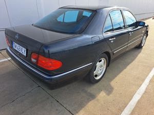Atentie 40 000 km  Mercedes E240  MODEL 210  1999  2.4 benzina - imagine 3