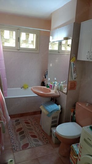 Particular vând apartament.  - imagine 4