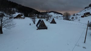 Proprietare turistică la cheie 7656 mp Cabane A-frame Fundata, Brașov - imagine 2