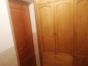 Închiriez garsoniera 