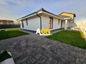 Casa 3 camere + garaj, la cheie, 400 mp teren, zona Lipoveni - imagine 2