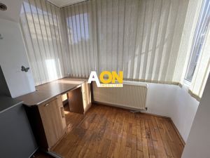 Apartament 3 Camere, Etaj 1, Zona Cetate - imagine 3