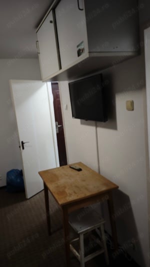 Apartamentul cu cameră comună necesită femei