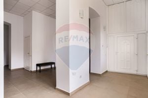 Apartament cu 4 camere de închiriat în zona Central - imagine 15