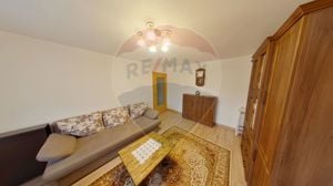 Apartament cu 3 camere de vânzare, str Unirii - imagine 2