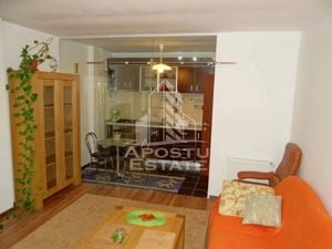 Apartament 2 camere ,loc de parcare ,zona Soarelui