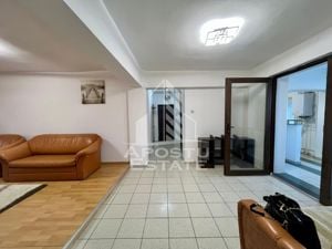 Apartament 3 camere,decomandat,centrala proprie,zona Dorobantilor - imagine 4