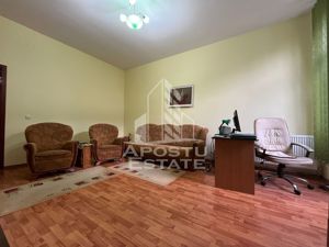 Apartament cu 3 camere, semidecomandat,situat in zona Centrala - imagine 5