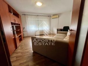 Apartament 2 camere,decomandat,spatios,in zona Bucovina - imagine 2