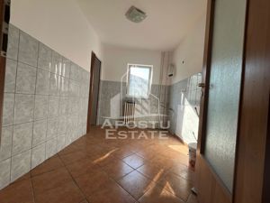 Apartament cu 3 camere, semidecomandat , etaj intermediar - imagine 5