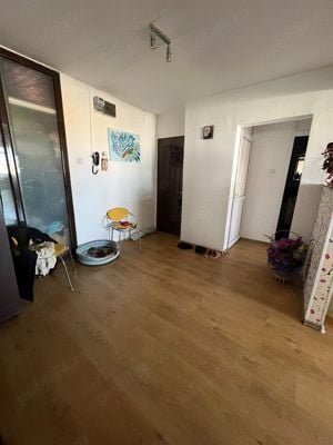 Apartament cu 4 camere semidecomandat în Rahova - imagine 10