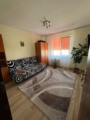 Apartament cu 4 camere semidecomandat în Rahova - imagine 2