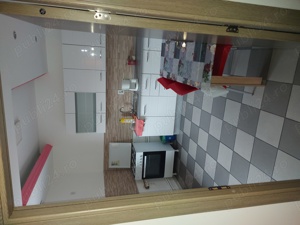 Închiriez apartament de 4 camere  - imagine 8