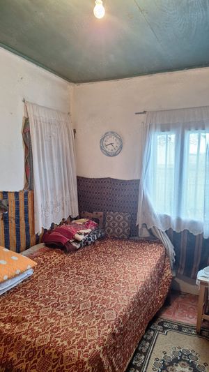 Vând casa batraneasca în sat Nicolesti com Puiesti Jud Buzau  - imagine 10