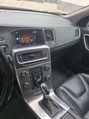 Volvo V60 Plugin Hibrid 2.4 D6 293 CP - imagine 5