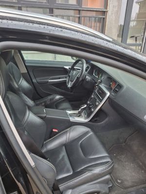Volvo V60 Plugin Hibrid 2.4 D6 293 CP - imagine 4