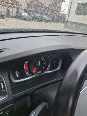Volvo V60 Plugin Hibrid 2.4 D6 293 CP - imagine 10