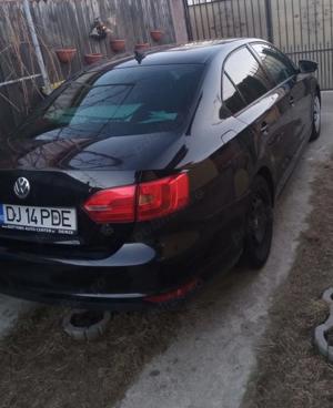vand vw Jetta  - imagine 4