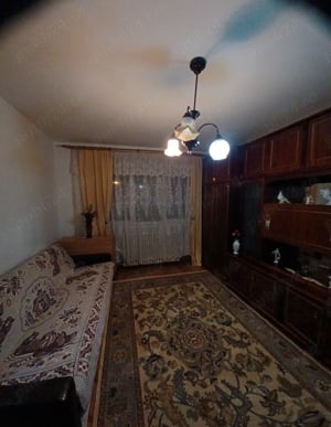 Închiriez apartament 