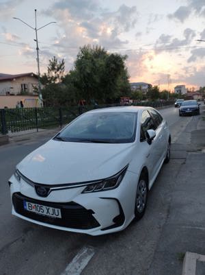 Toyota Corolla sedan 2020 hybrid pret fix 16500 Euro